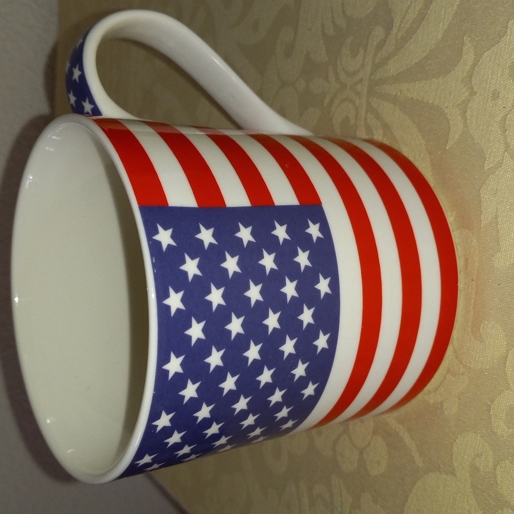American Flag Coffee Mug.  Home Essentials Brand. Pre-owned.